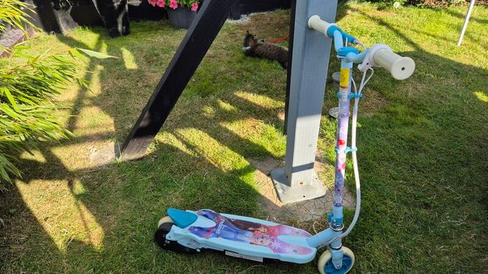 Hoverboard, seats and helmet/ girls electric scooter