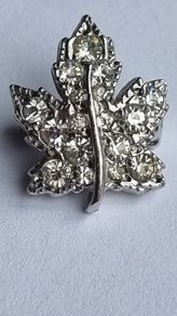 Vintage brooch KEYES