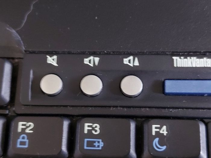 Lenovo T60p IBM Thinkpad, in excellent cosmetic condition, Battery is Good but states Error with Date & Time, and displays Lock Sign