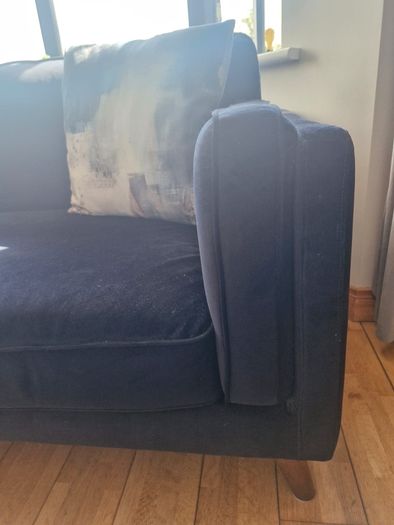 3 seater sofa 208cm long and 98cm dept