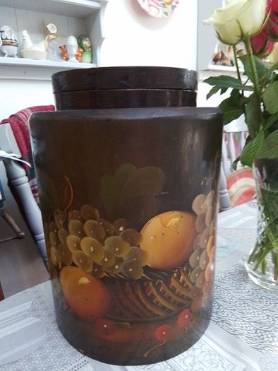 VTG Wooden Decoupage Storage Bin with Lid