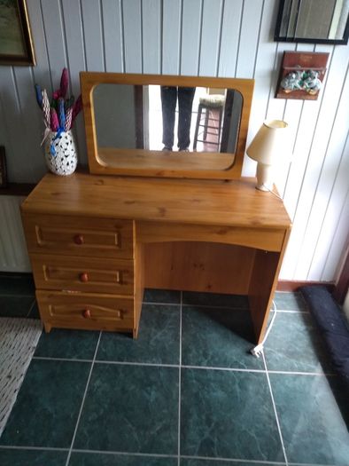 Dressing table