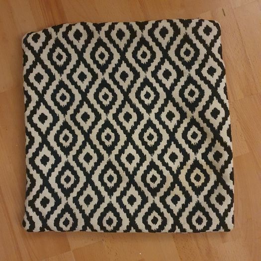 Cushion Covers x 4 .. Size: 16" x 16"  ..  Final Price Drop