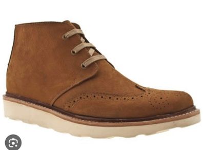 Momentum Esquire Wedge Wingtip Chukka Boots