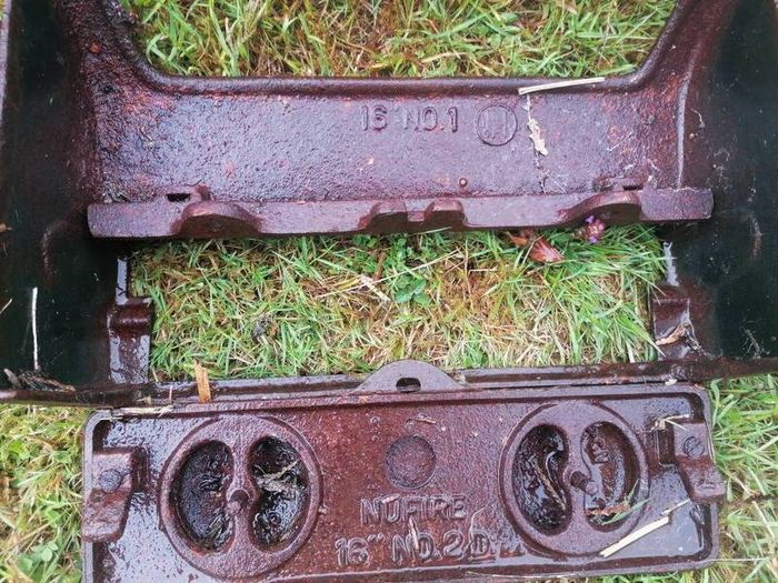 Lot:Vintage Cast Iron Fire Fronts