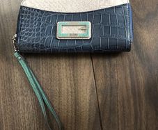 guess clutch bag