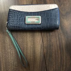 guess clutch bag