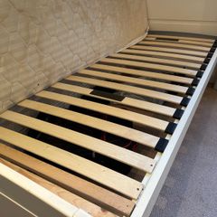 Single bed frame with slats