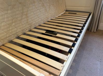 Single bed frame with slats