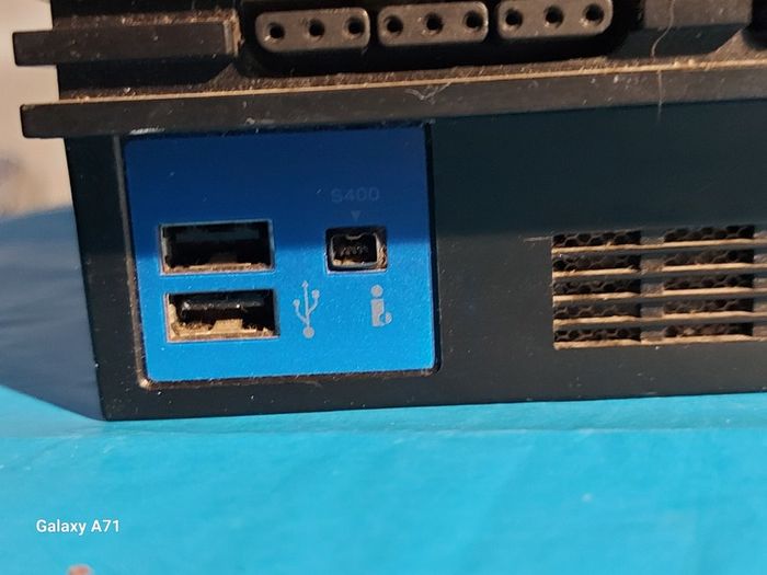 Playstation 2 Model SCPH-30003 R, Powers on and off, Opens and closes disk tray, Comes with power lead only