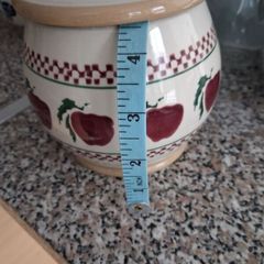 Nicholas Mosse storage Jar