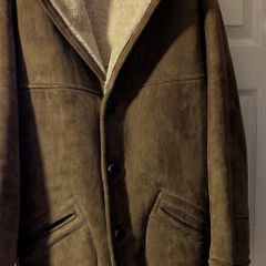 Vintage mans Sheepskin coat size Medium.