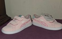 Brand New Puma Smash V2 Roar Girls Runners - Size UK 9