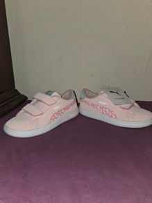 Brand New Puma Smash V2 Roar Girls Runners - Size UK 9
