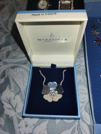 Sterling silver jewellery set plus newbridge pendant and 3 watches like new