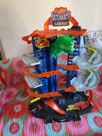 4 lots paw patrol & 3 lots hot wheels