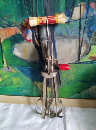 skyline, vintage mixer, vintage egg beater, hand whisk