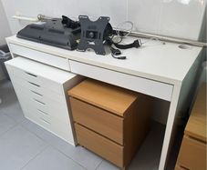 White Desk & Drawers