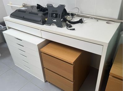 White Desk & Drawers