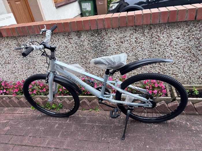 Kids bike new in