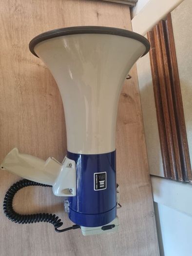 Radio Shack Powerhorn 32-2038 Portable Megaphone Vintage Handheld 10w Dc 12v