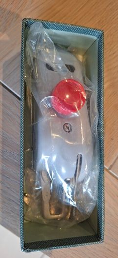 Button Hole Attachment Ruby Vintage