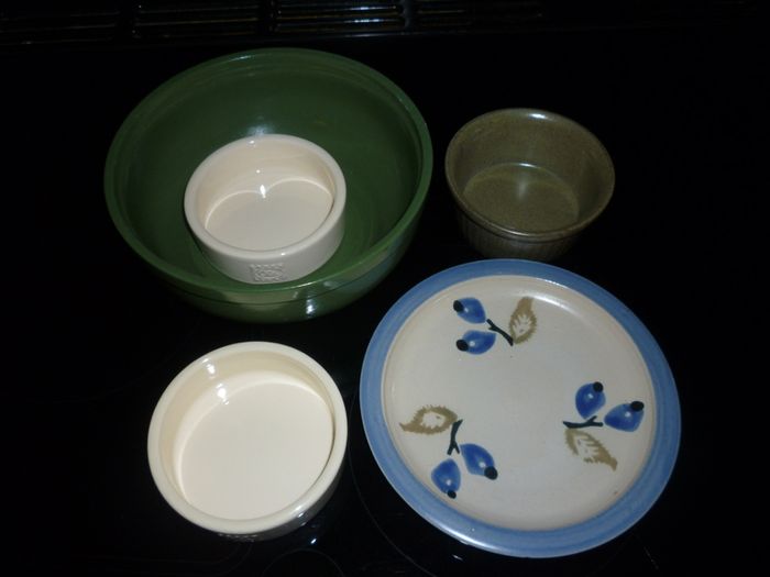Giant Serving platter, Ramekins, Bowls, Dish. Plate. Moville. 8 ITEMS