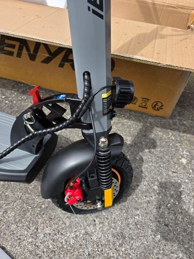 electric scooter , brand new , 6 months warranty, ienyrid  A1