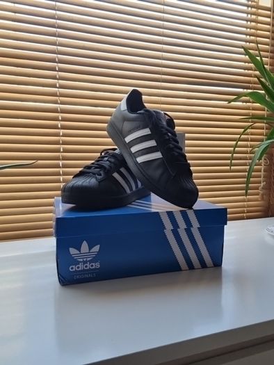 adidas superstar original Black