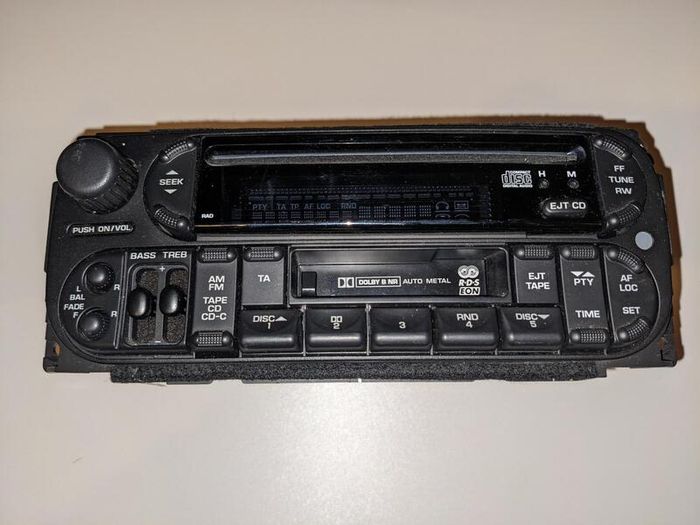 Car stereo from Chrysler PT Cruiser or Grand Voyager