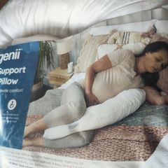 Dreamgenii Pregnancy Feeding Pillow Perfect Condition Used Once