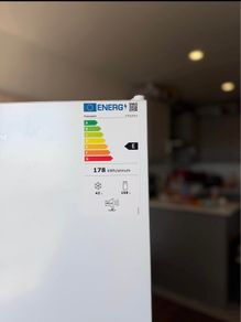 Powerpoint Fridge Freezer  Excellent Condition