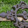 Antique Victorian cast iron wall mounted bird bath bird feeder Image 10