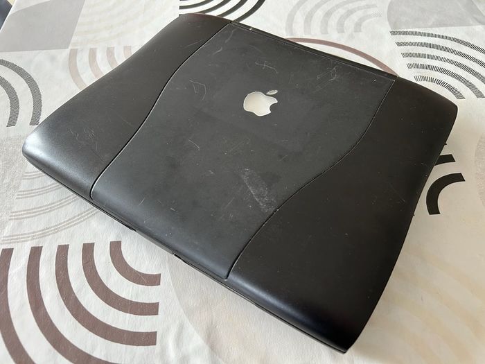 Apple PowerBook G3 333 (Bronze KB/Lombard)