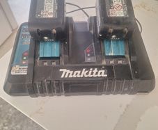 Makita  6.0 ah Battery + Battery dual charger ..