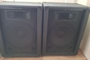 2 speakers home studio or live monitors