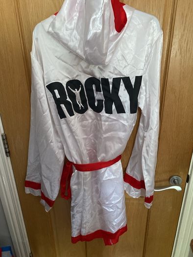 Rocky costume men's size small 28-40