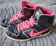 Black Nike Trainers   Size 5