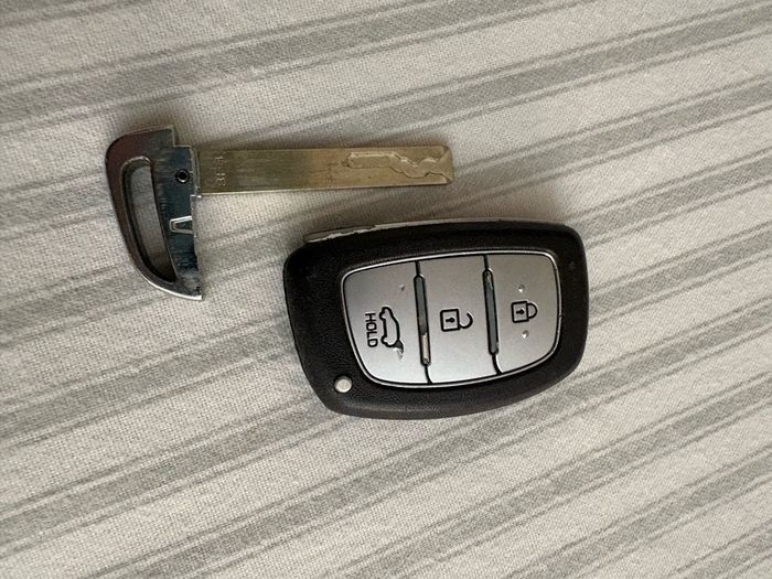 Genuine Hyundai Ioniq Electric Smart Key / Key Fob (2017) OEM