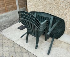 Outdoor Table & Chairs