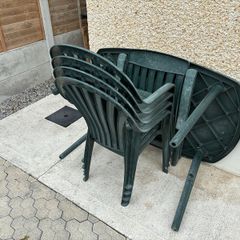 Outdoor Table & Chairs