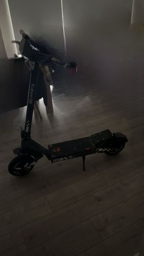G2 electric scooter