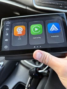 Portable 7" Wireless Carplay & Android Auto Display with Dash Cam