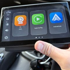 Portable 7" Wireless Carplay & Android Auto Display with Dash Cam