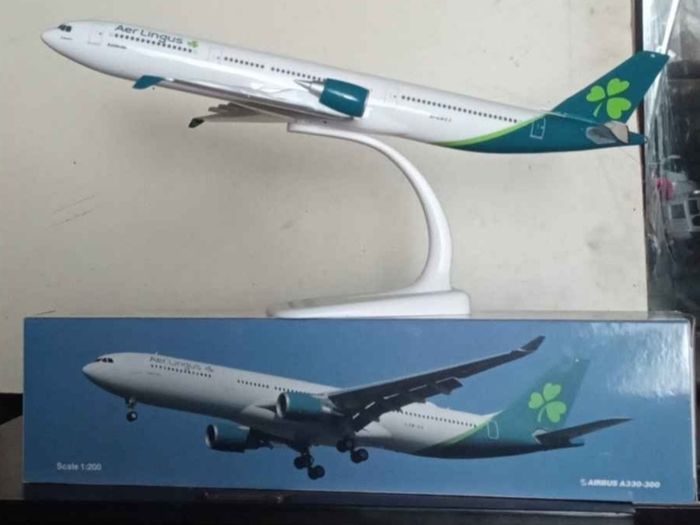 Air Lingus Airbus A330 - 300 .pvc Scale 1-200 .