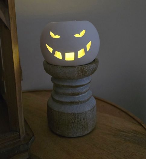 Pumpkin tea light