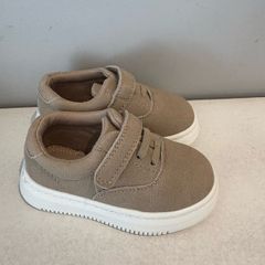 boys beige shoe