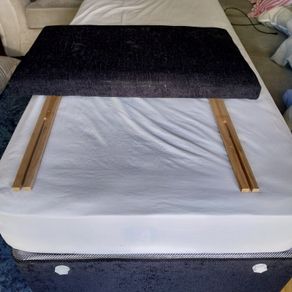 Single black divan bed with 2 drawers, mattress and headboard