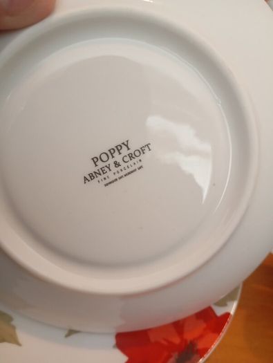 porcelain tea cups & saucers set