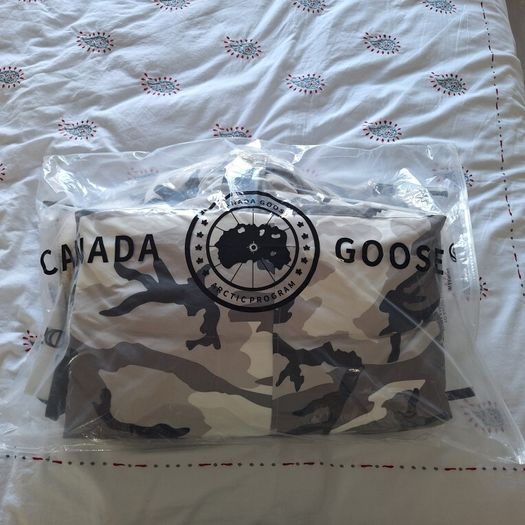 Canada Goose mens S camouflage parka with fur